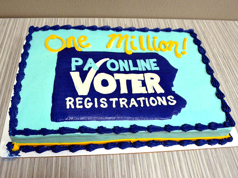 Cake celebrating the 1 millionth registration